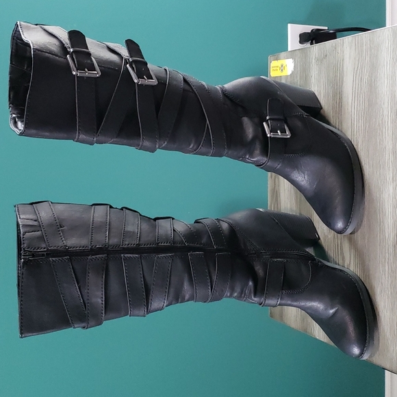 Madden Girl Kiickbak Heel Boots Black Pari Size 10 Womans with Buckles - Picture 3 of 10